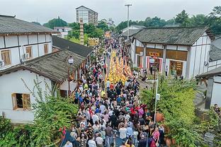 简单高效！余嘉豪15投10中砍下24分13板 三节轻松打卡下班！